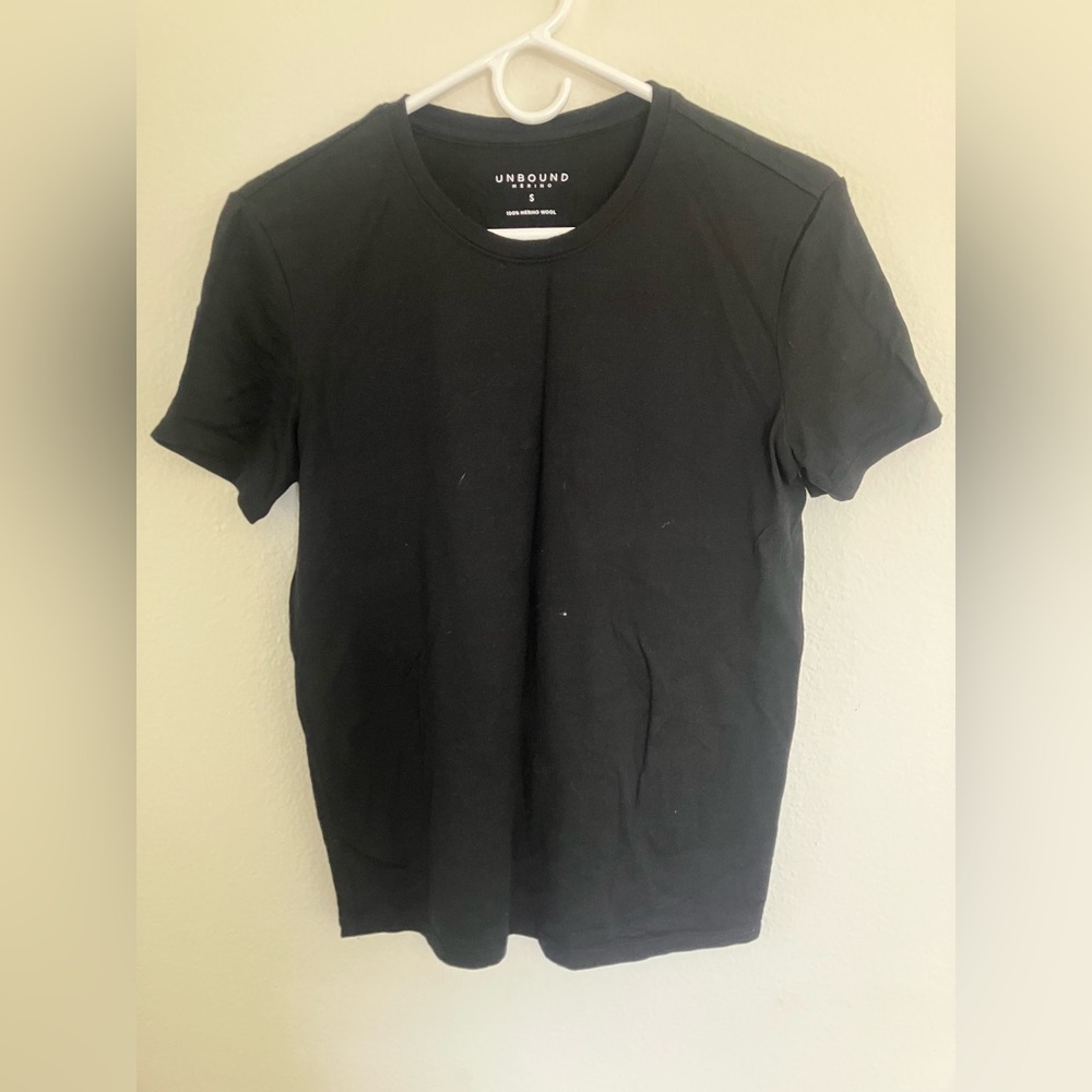 100% wool women’s tshirt, like new
